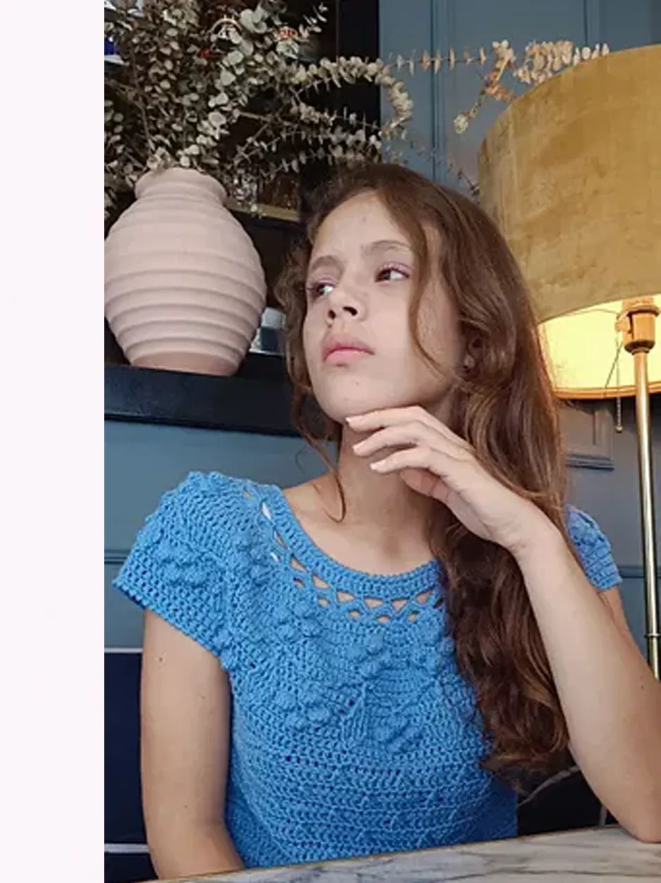 Diseño de crochet de Saekita camiseta Menita